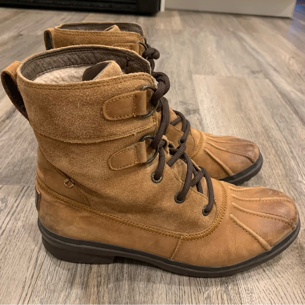 UGG Tan Azaria Winter Waterproof Boots Women’s  7.5 Leather Suede Lace Up